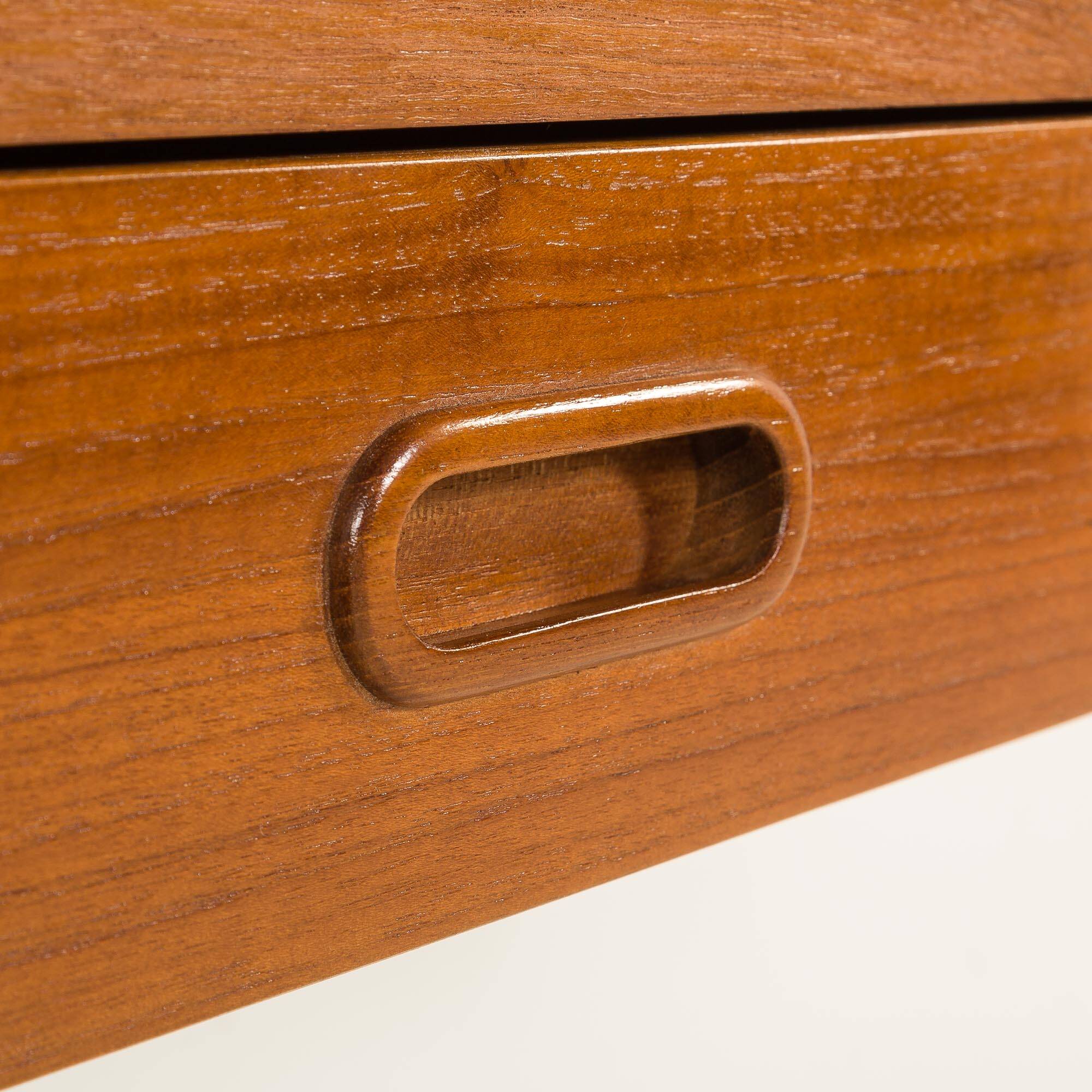 Étagère en teck scandinave des années 1970 avec un console.
