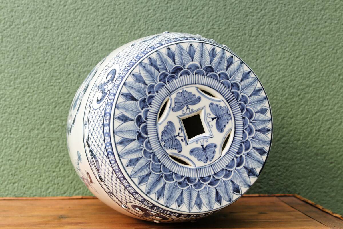 Chinese ceramic stool