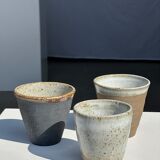 Lot de 3 tasses en céramique indonésienne (noir, mat brun & glacé moucheté)