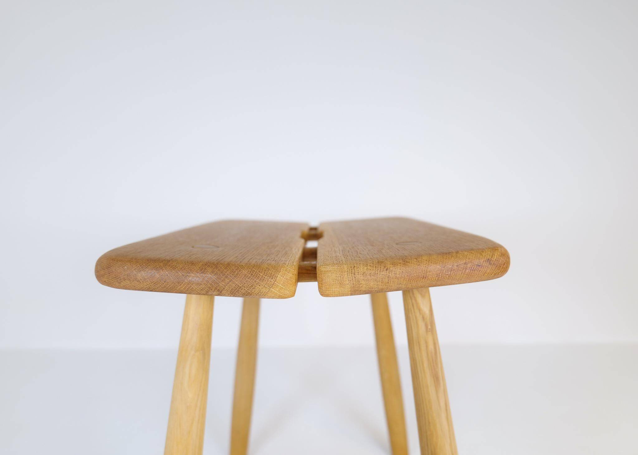 Sculptural mid-century stool in solid oak by Carl Gustaf Boulogner, Sweden, 1950s.