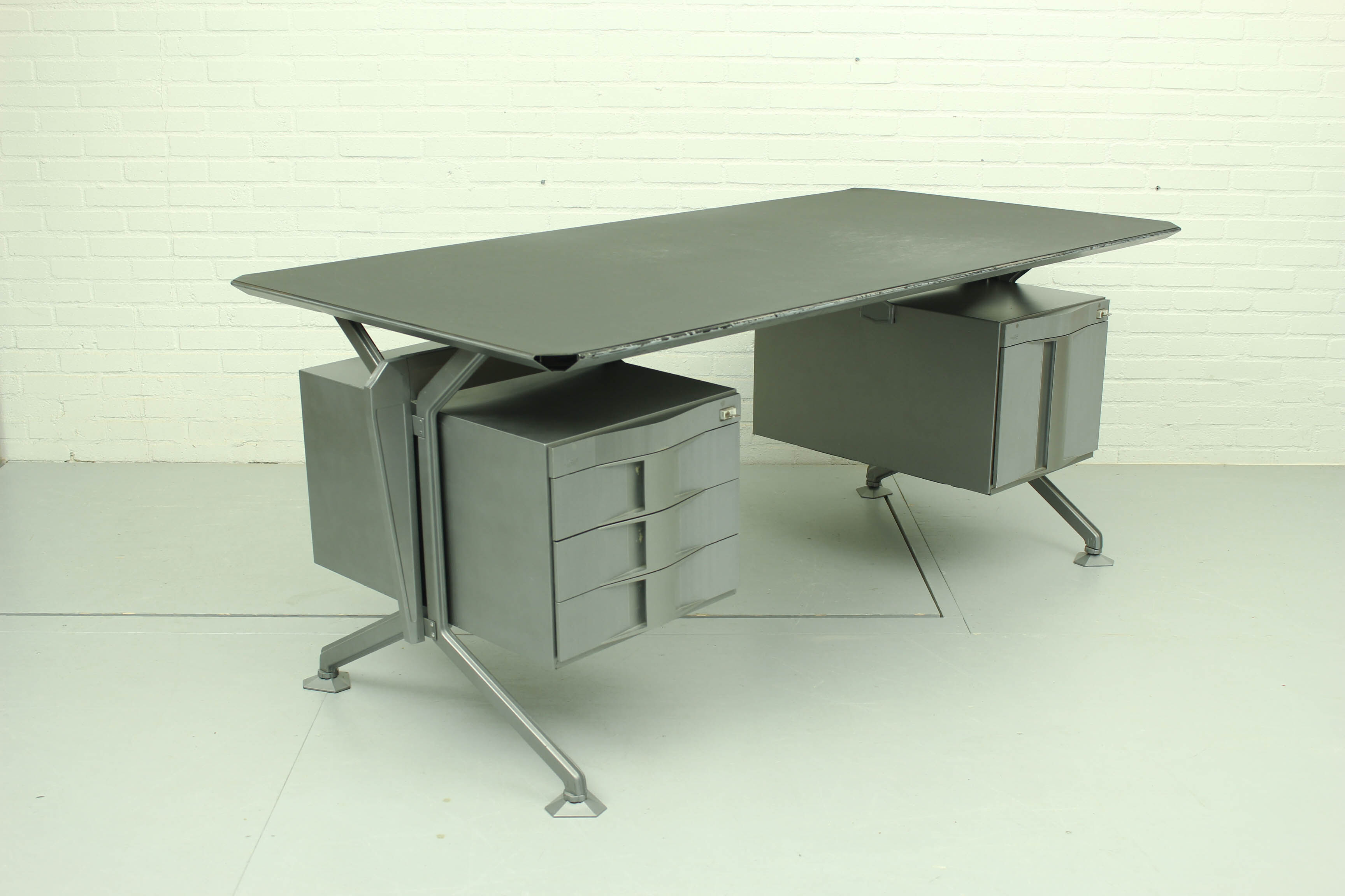 Arco Desk by Studio BBPR  for Olivetti, 1963