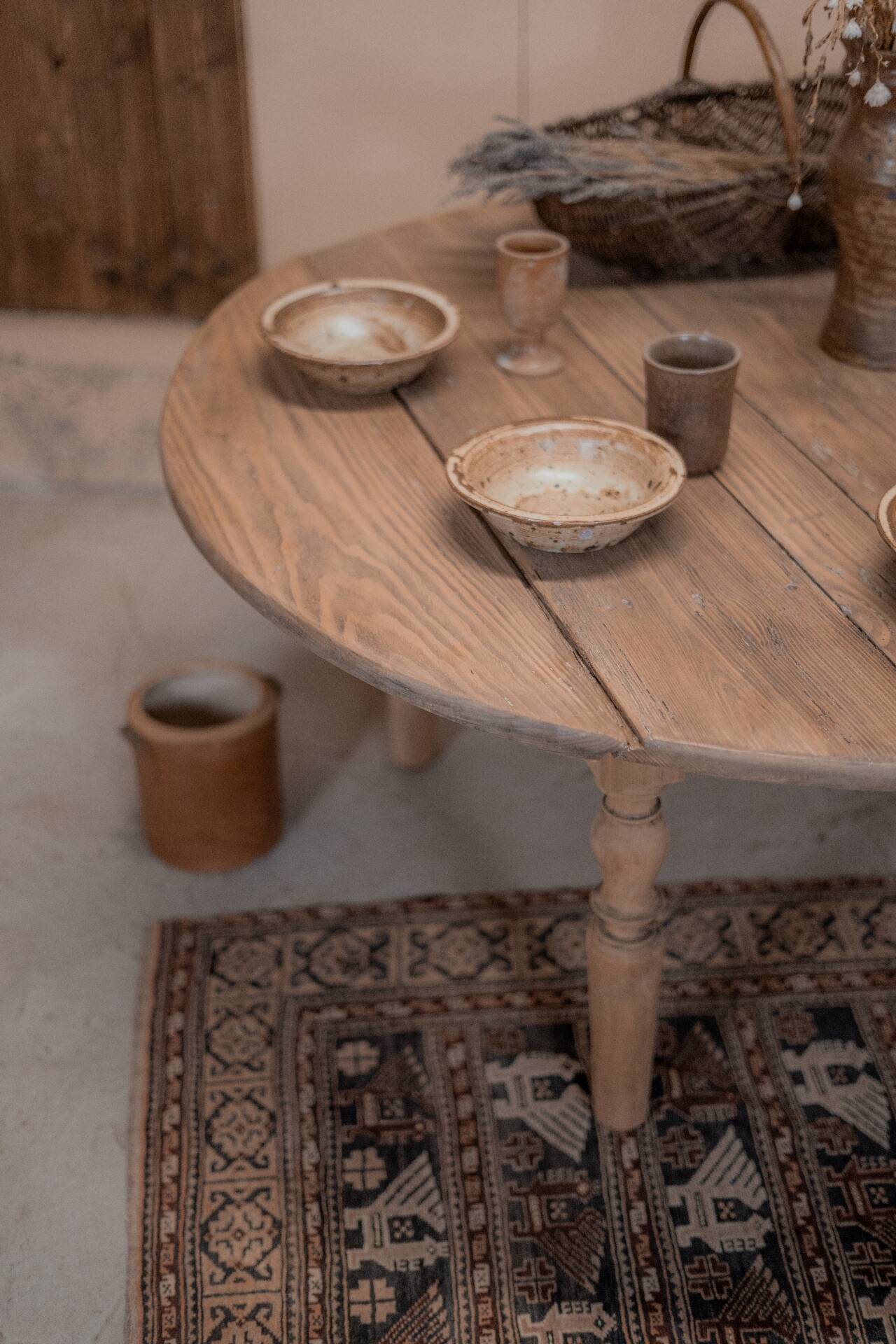 Round coffee table