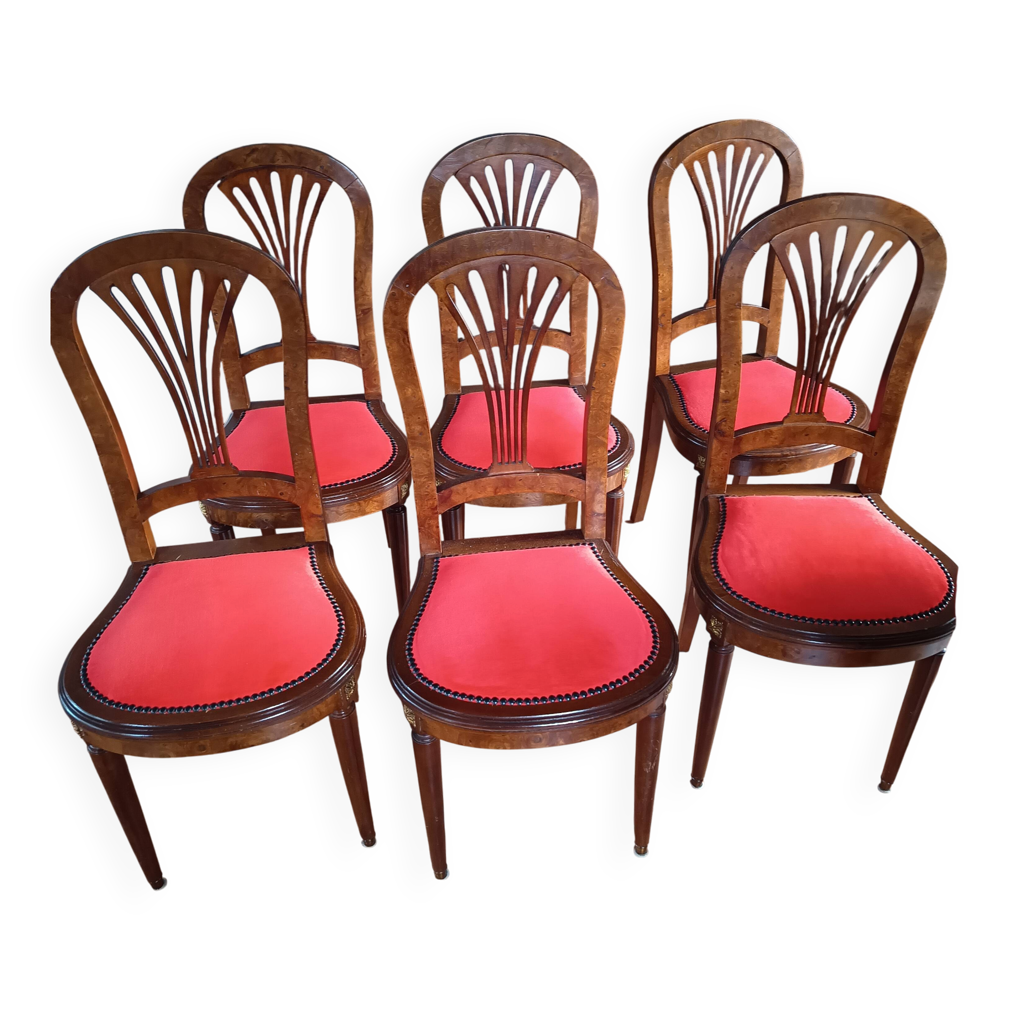 Vends 6chaises faisant partie d'une salle à manger complète en loupe d'orme