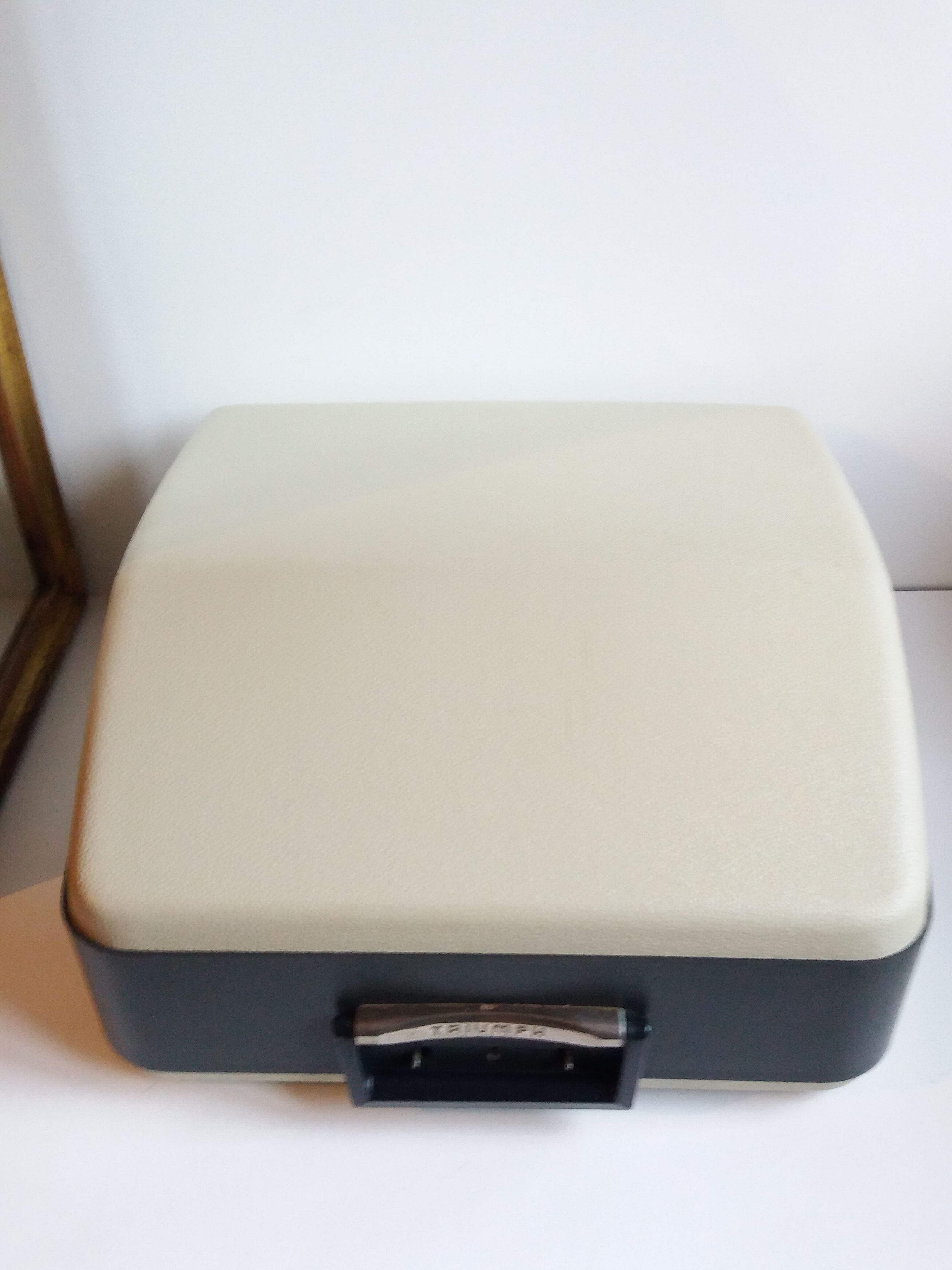 Triumph gabriele typewriter