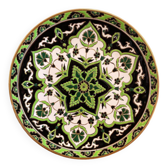 Superb decorative plate