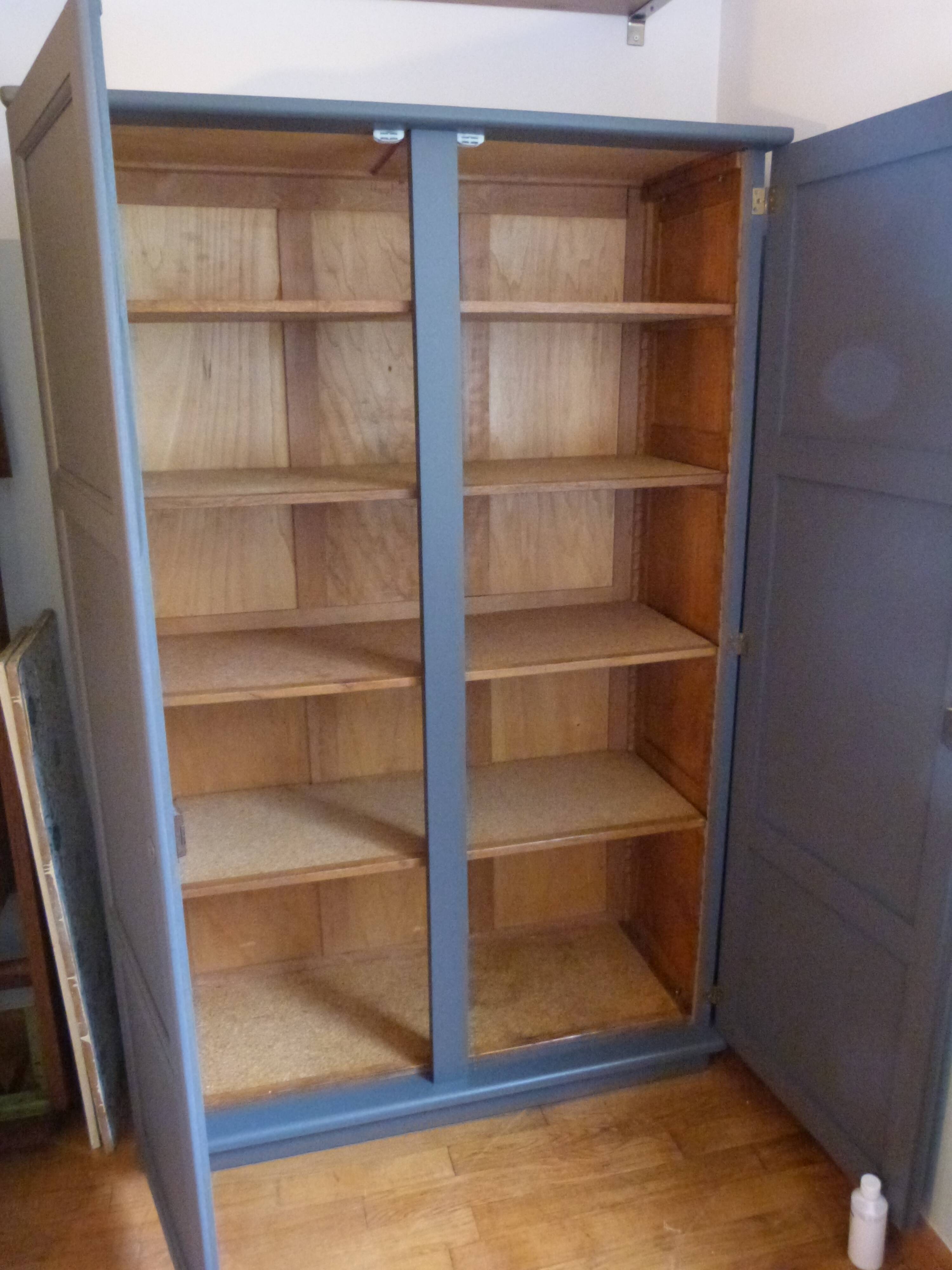 Armoire parisienne