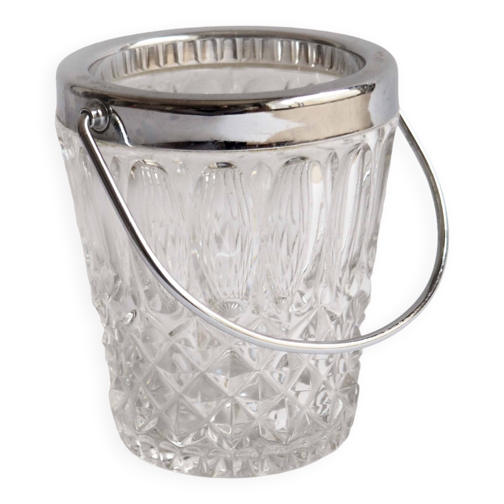 Rimmed glass ice bucket