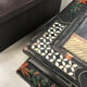 Table basse Chinoise avec sculpture et nacre