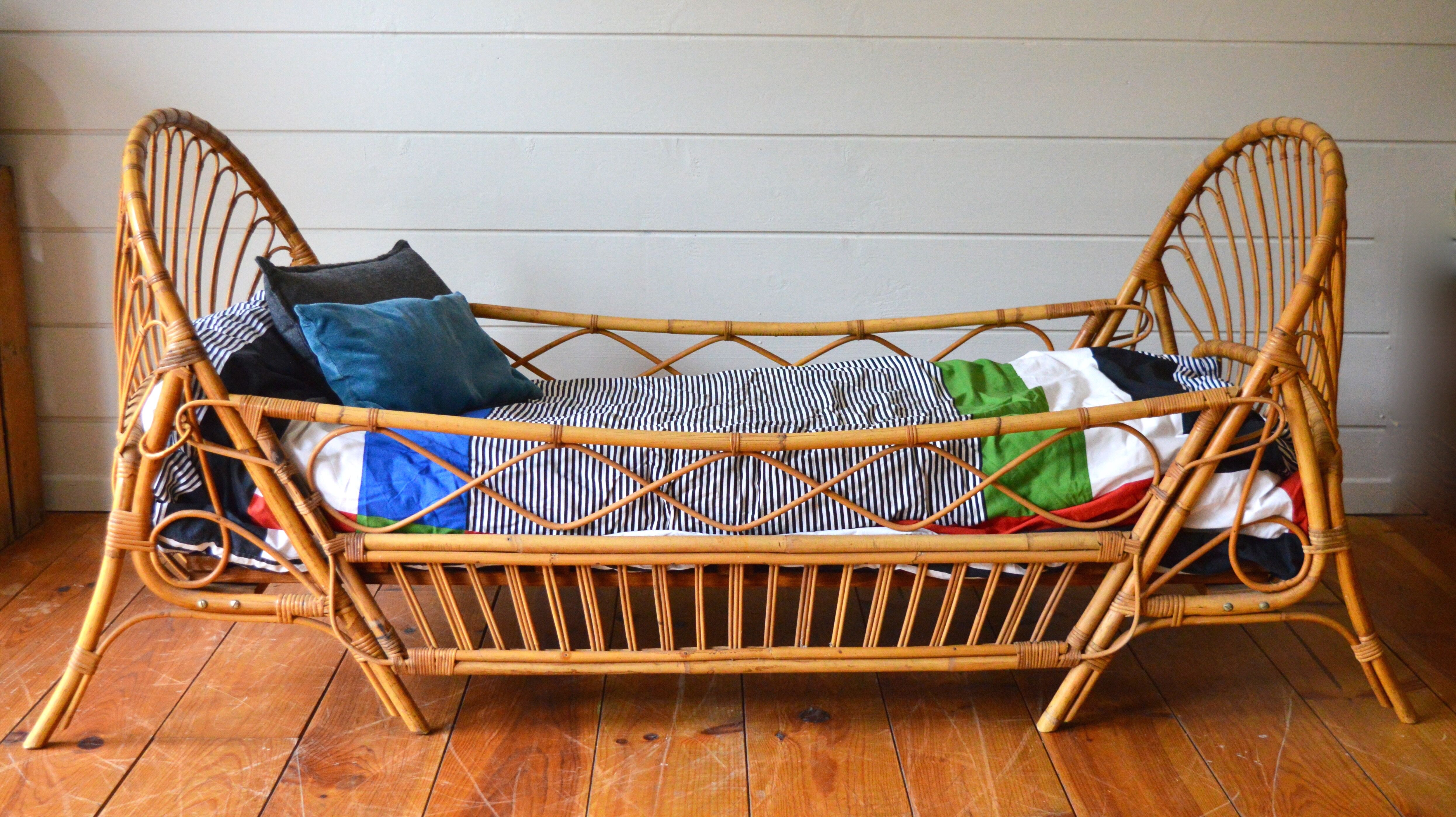 Evolutionary child bed
