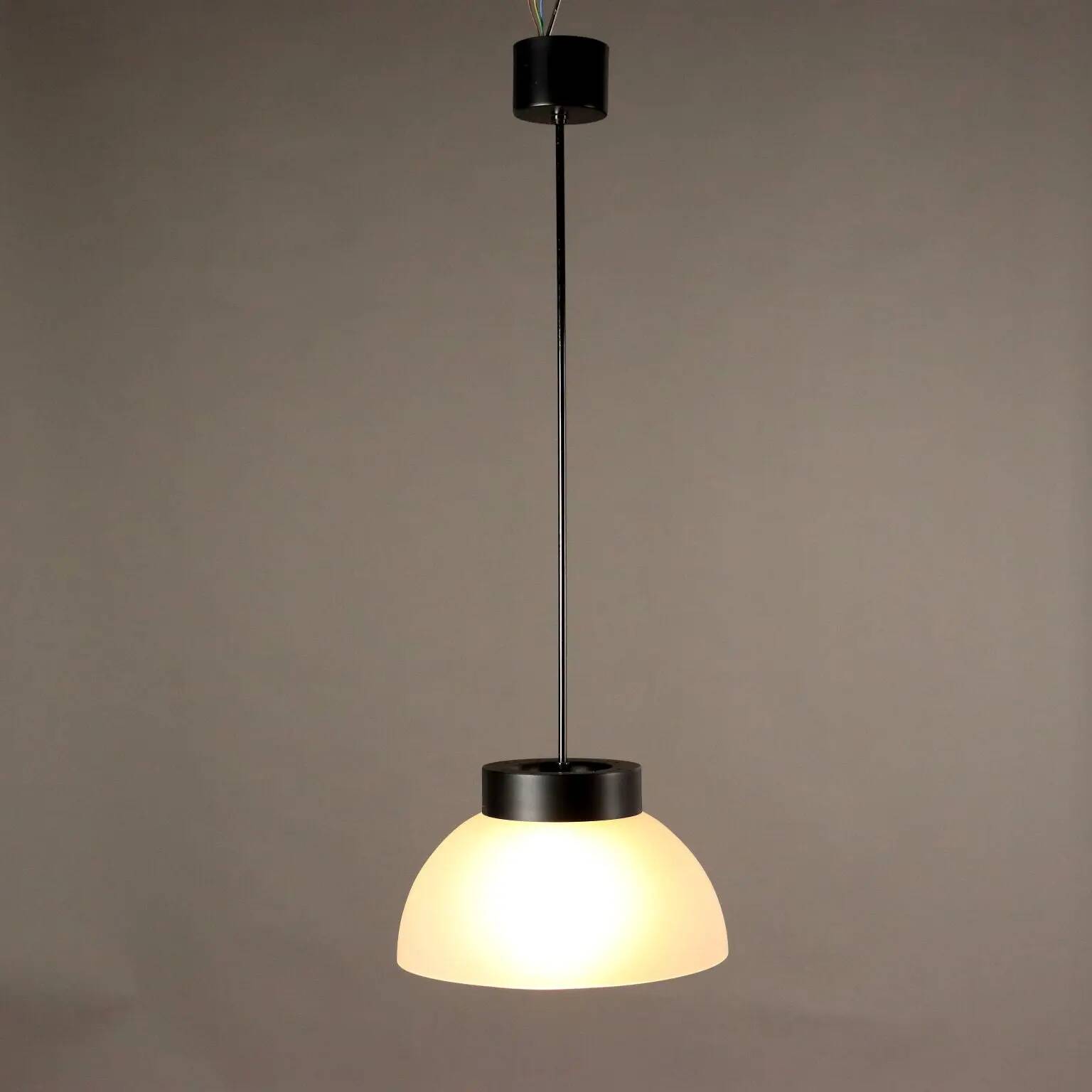 Suspension vintage en aluminium et verre, Italie, années 1970