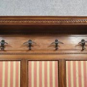 Large Renaissance-style coat rack in walnut from around 1850.
