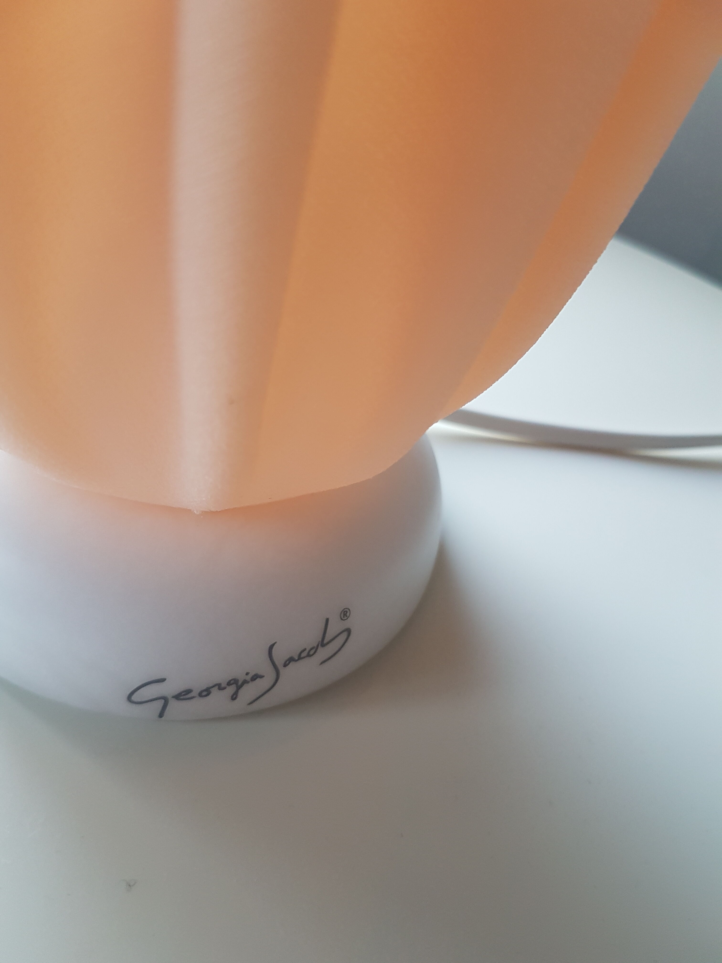 Georgia Jacob model Athuna lamp