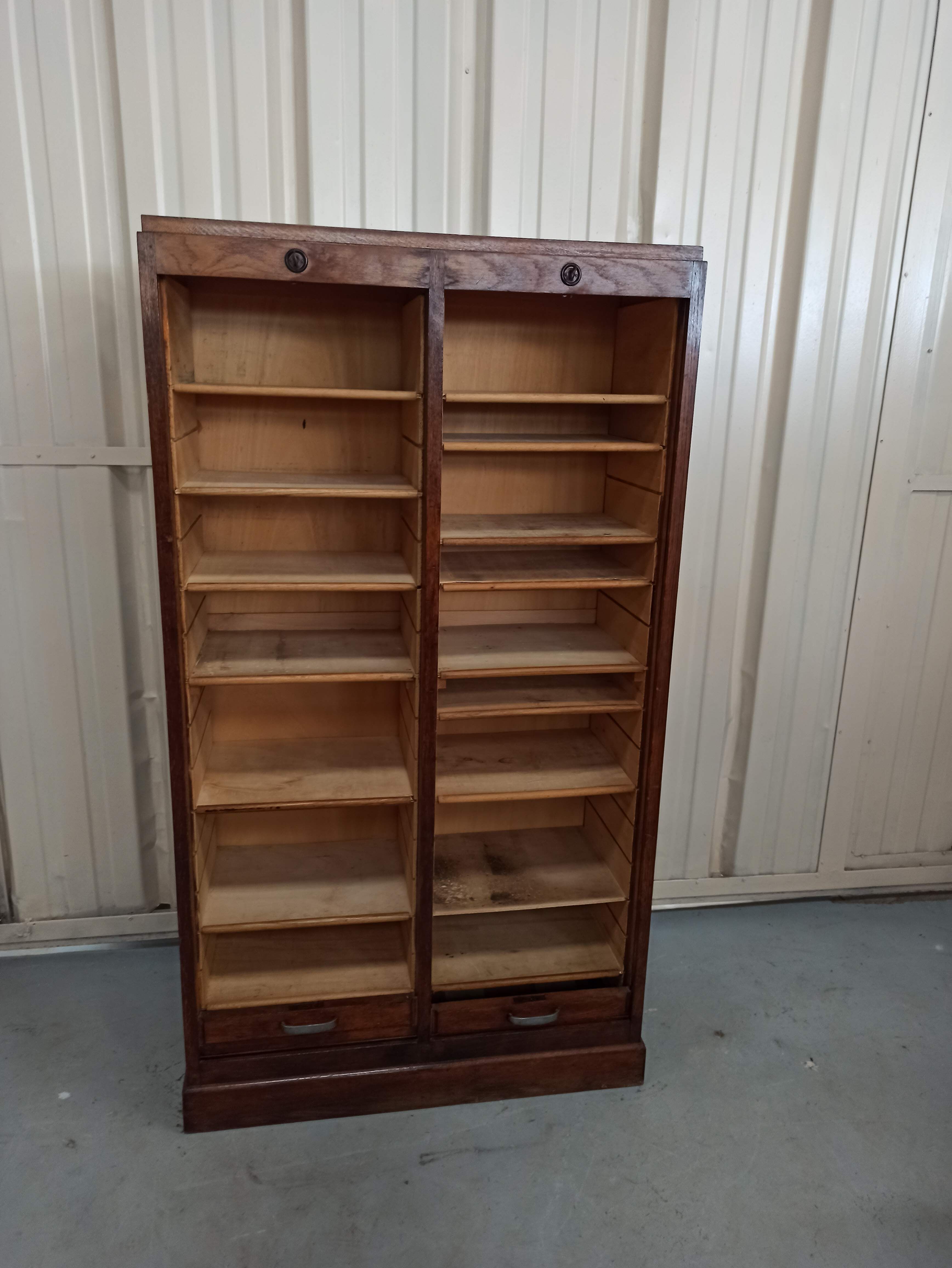 Notary furniture - double curtain binder in oak 2 columns