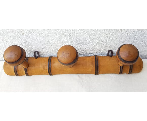 Wooden mantle door 3 patères