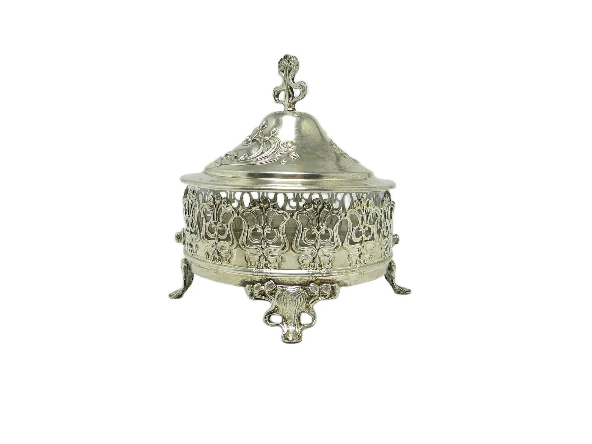 Bonbonniere, Art Nouveau, silver-plated brass, Germany, early 20th century