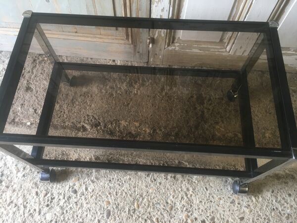 Table basse en métal et verres fumés