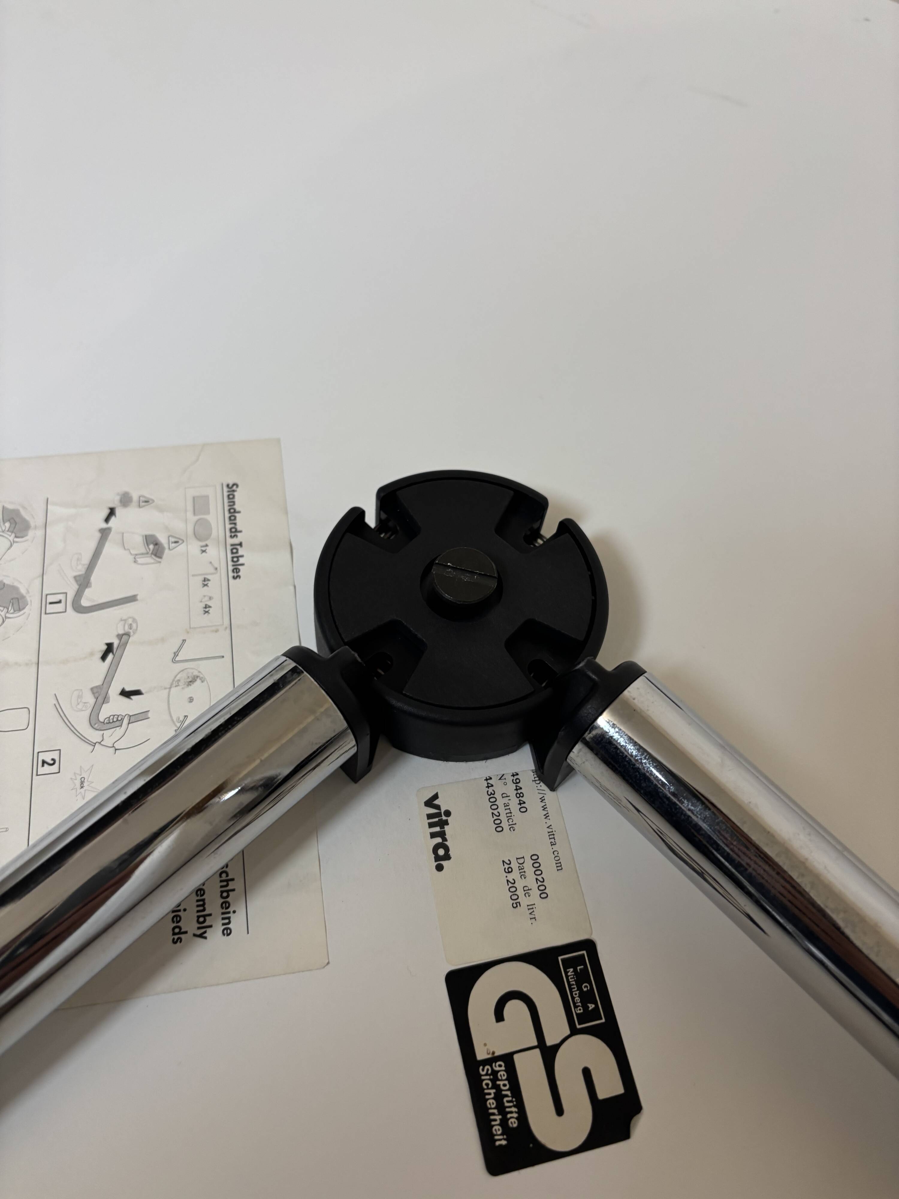 Vitra Hal table, Jasper Morrison 2005