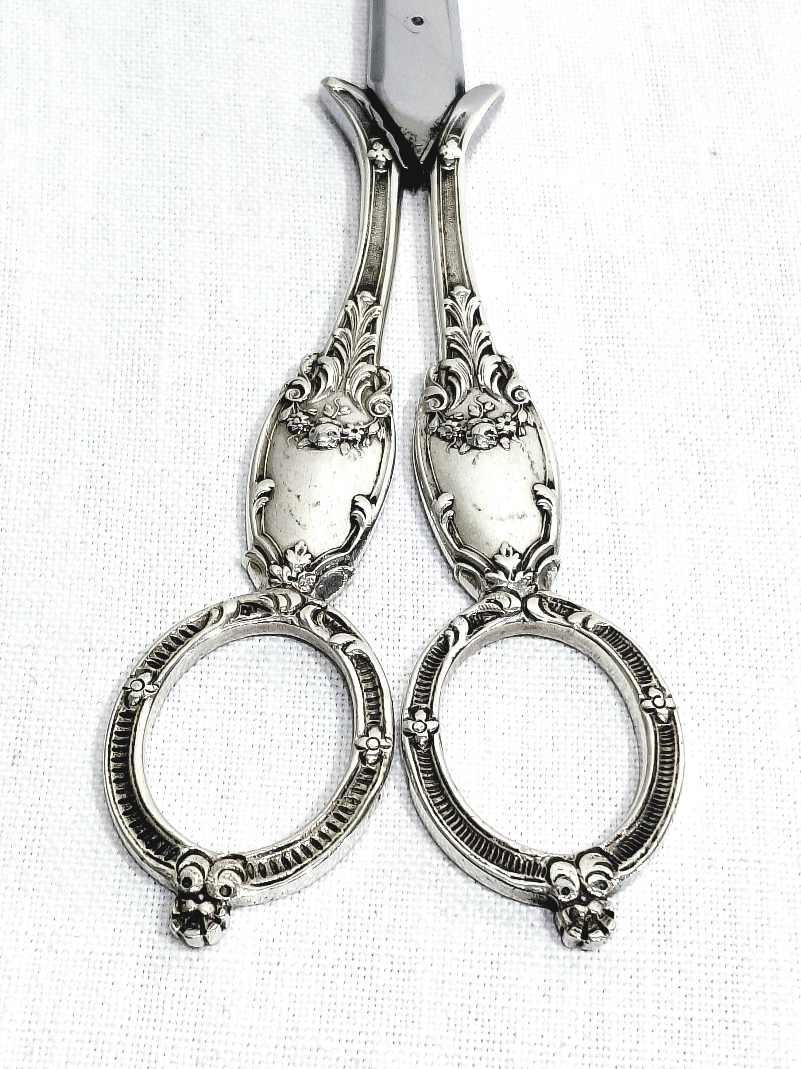 Eugène Schifferlet - Pair of grape scissors in silver