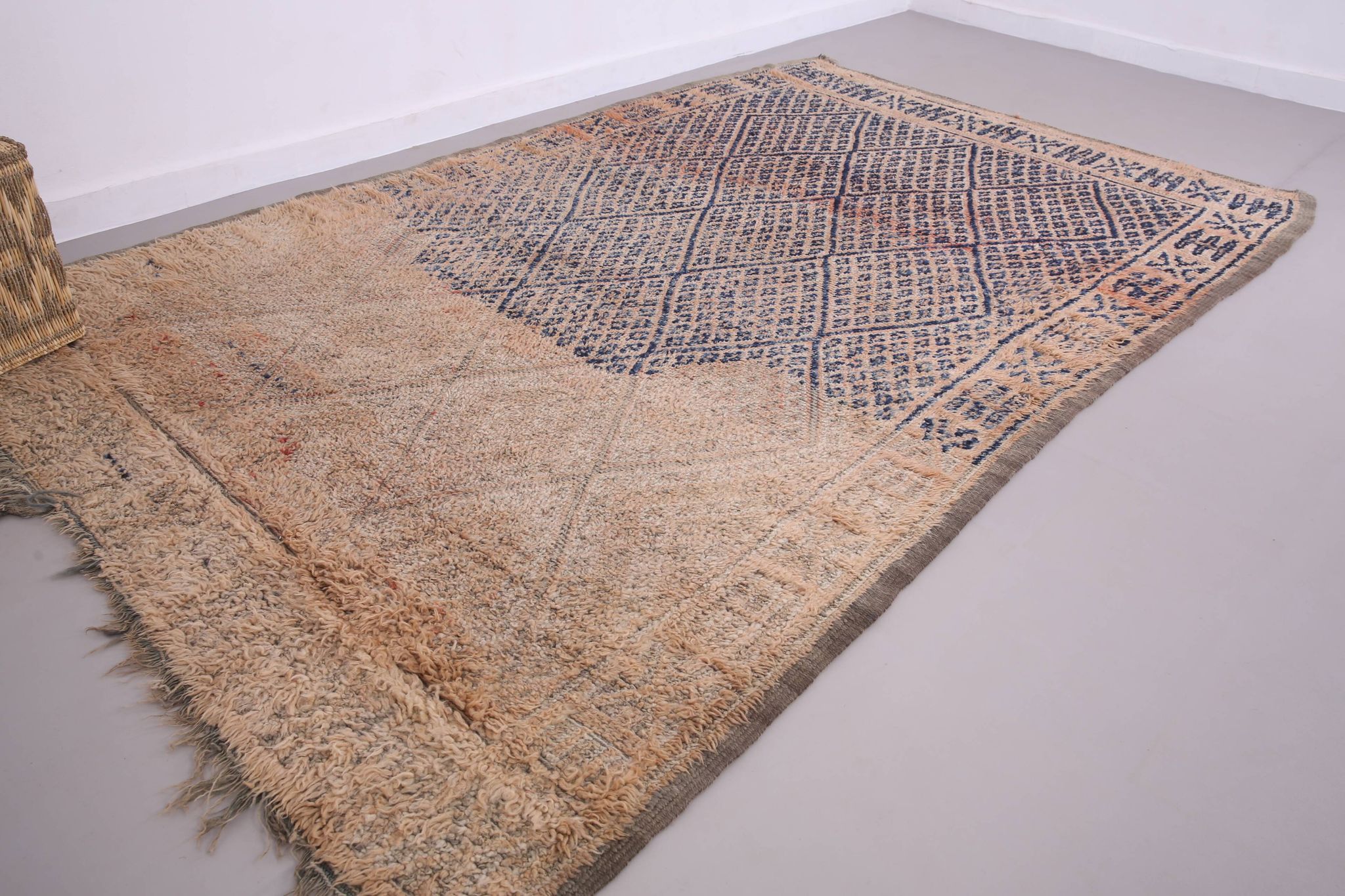 Vintage Beni Mguild Rug 197 x 316 cm - Vintage Moroccan Rug, Old Berber Rug