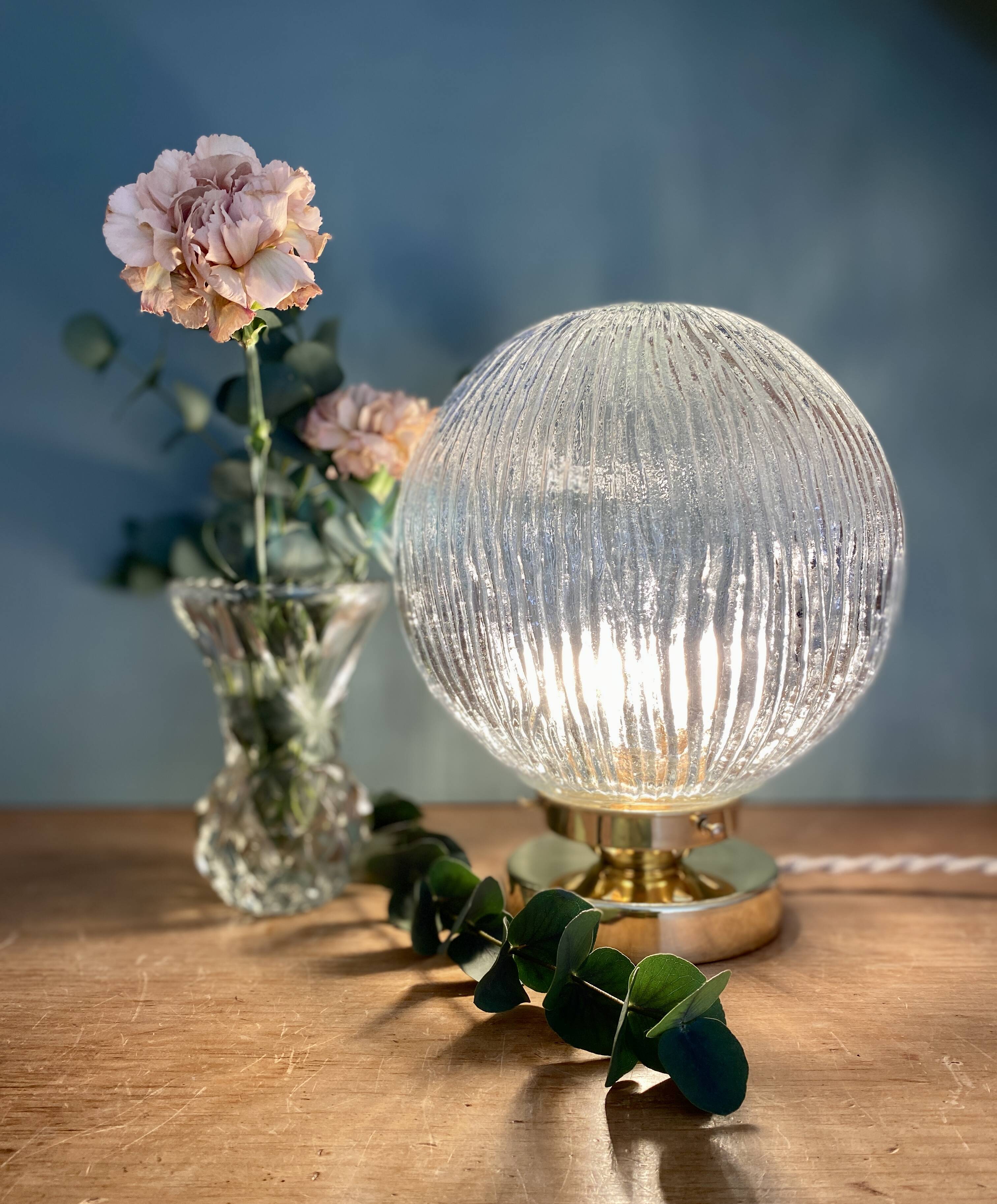Vintage globe table lamp in ribbed glass