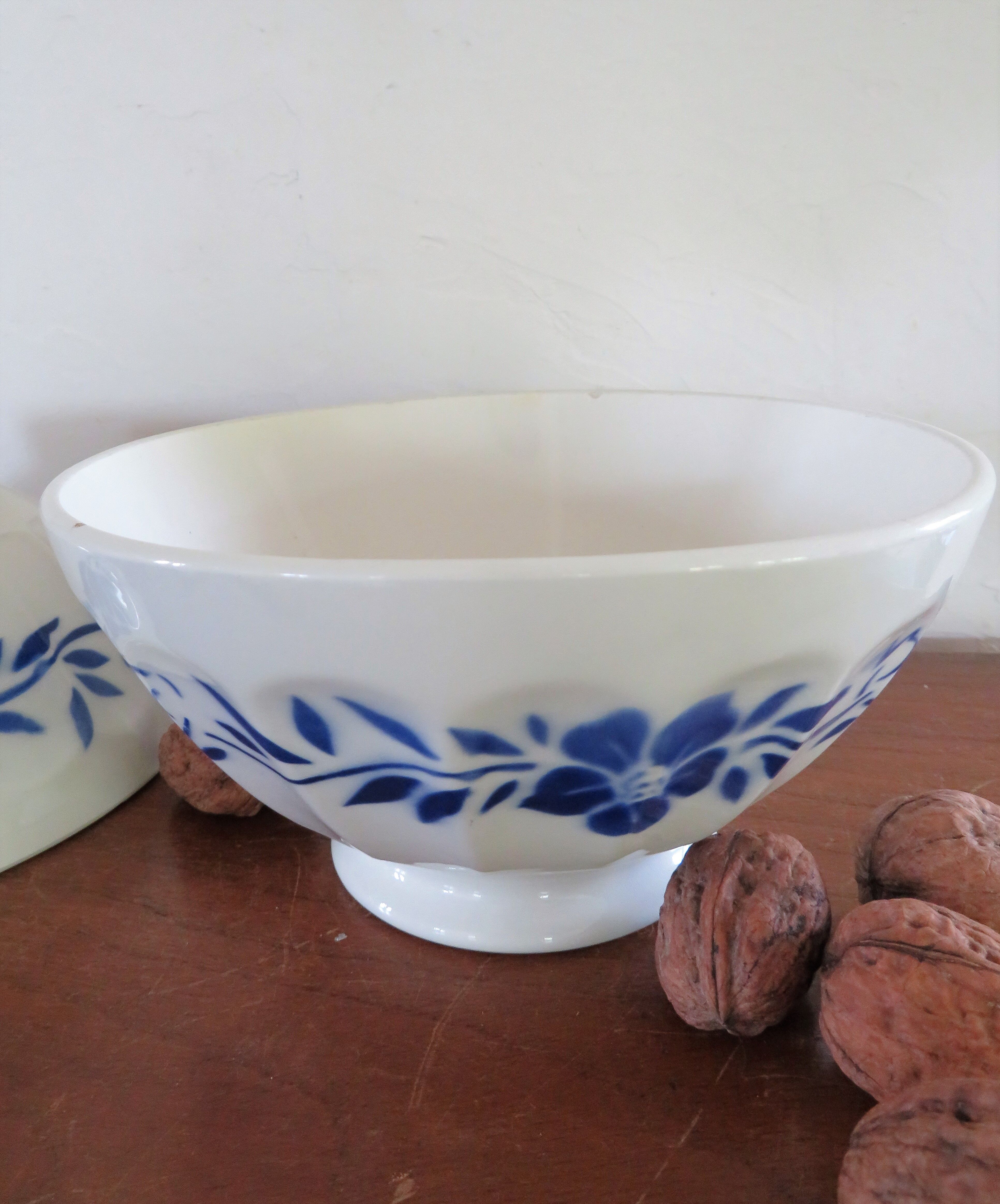 Old bowls, 18 cm