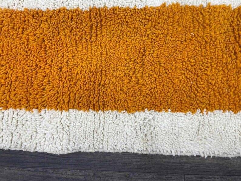 Handmade pure wool rug in orange and white, 1.5/2.5 m.