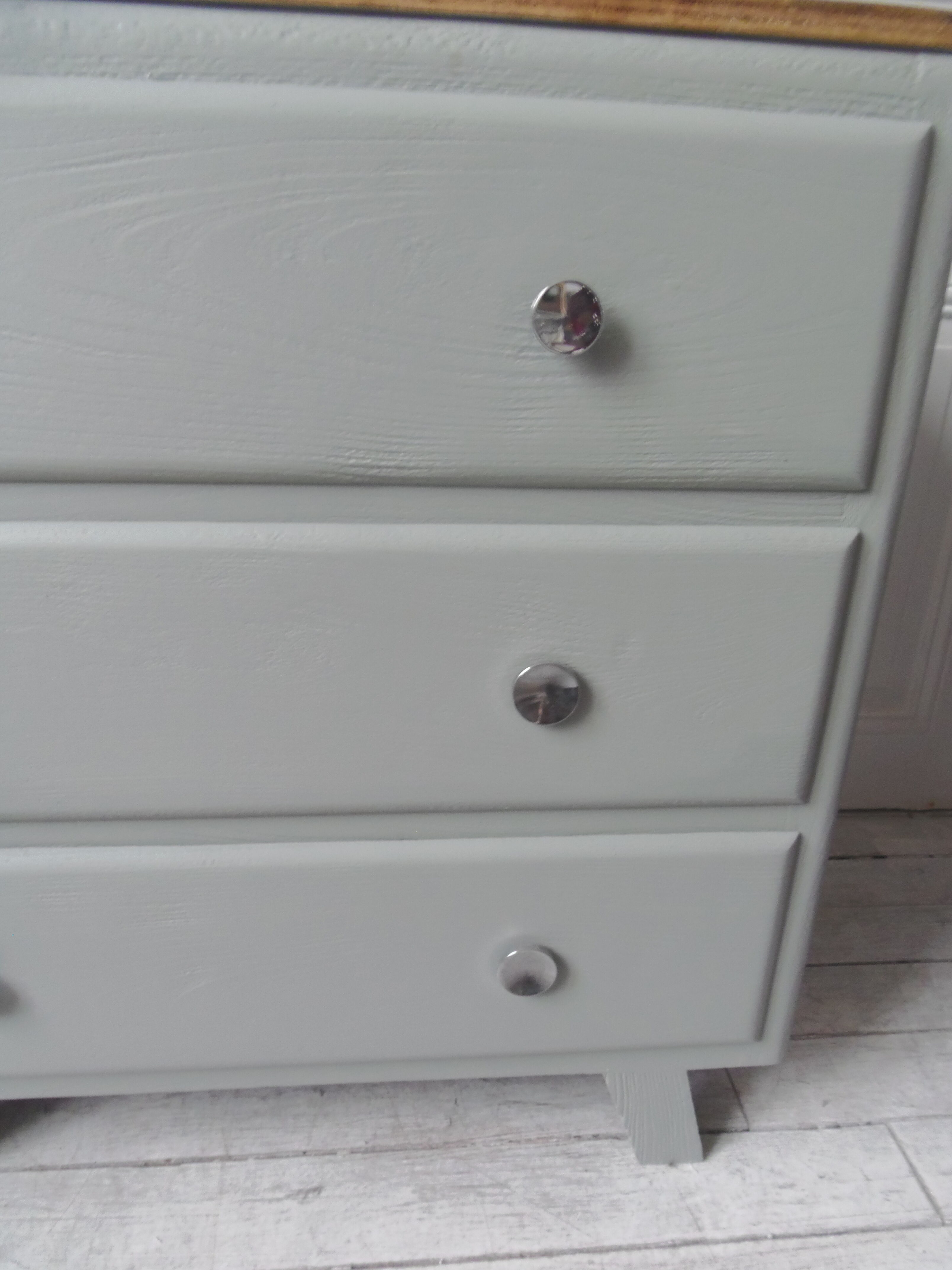 Compass feet vintage gray green, 3 drawers, wooden tray.