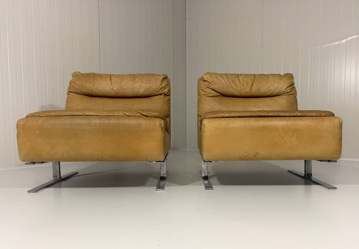 Special lounge chairs chrome & leather 1960’s