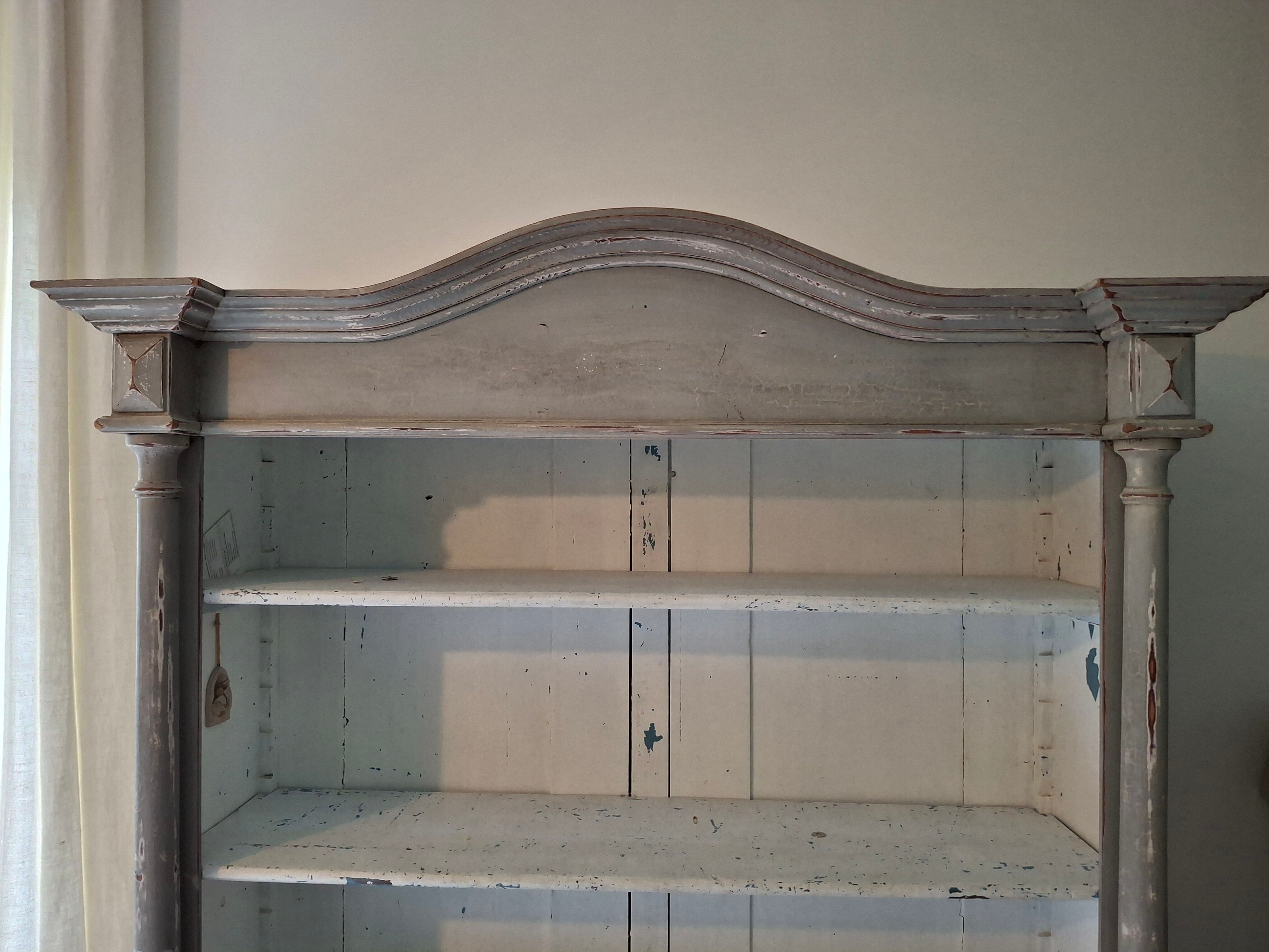 Shabby chic library