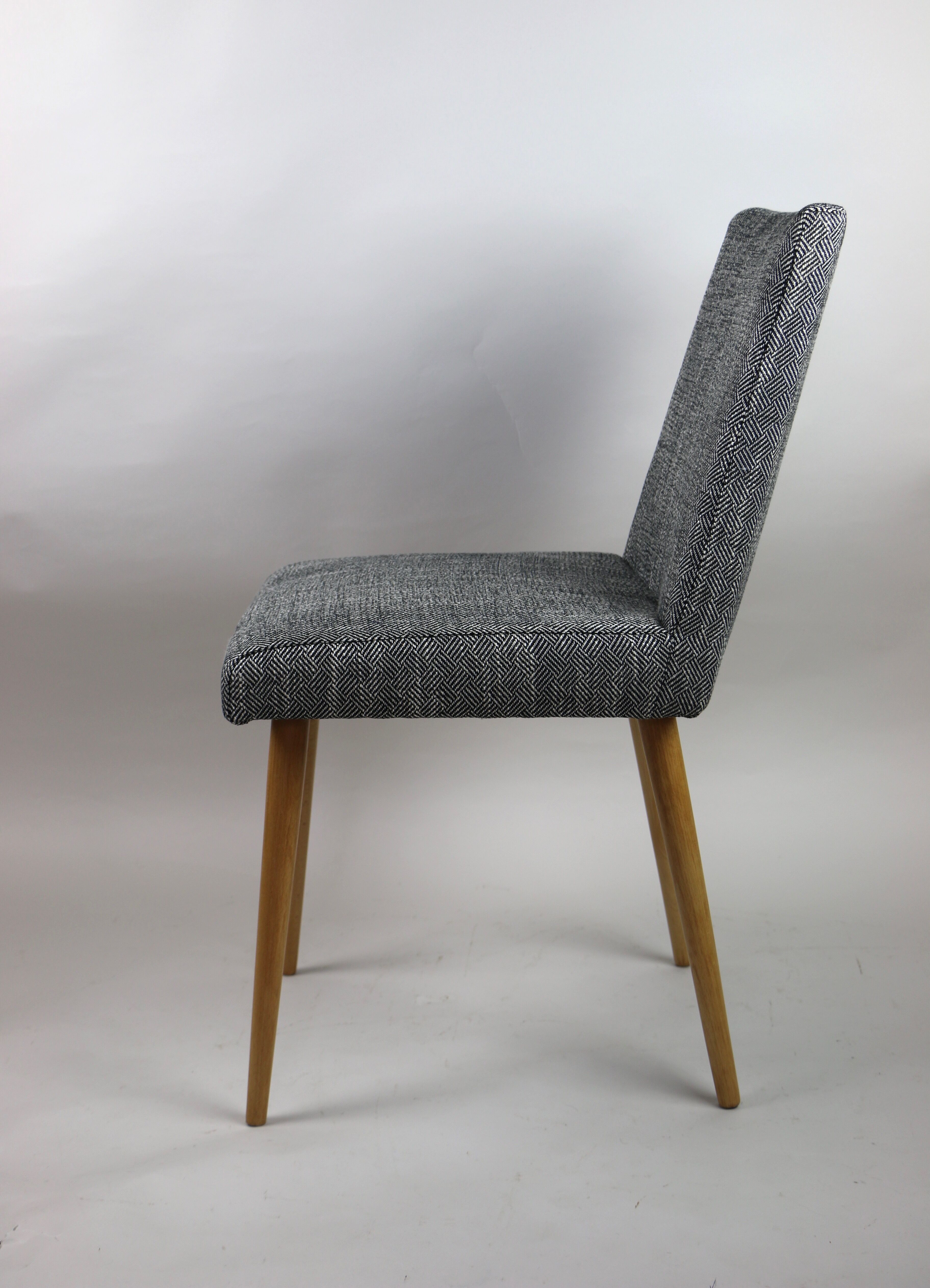 Chaises vintage noir et blanc années 1970