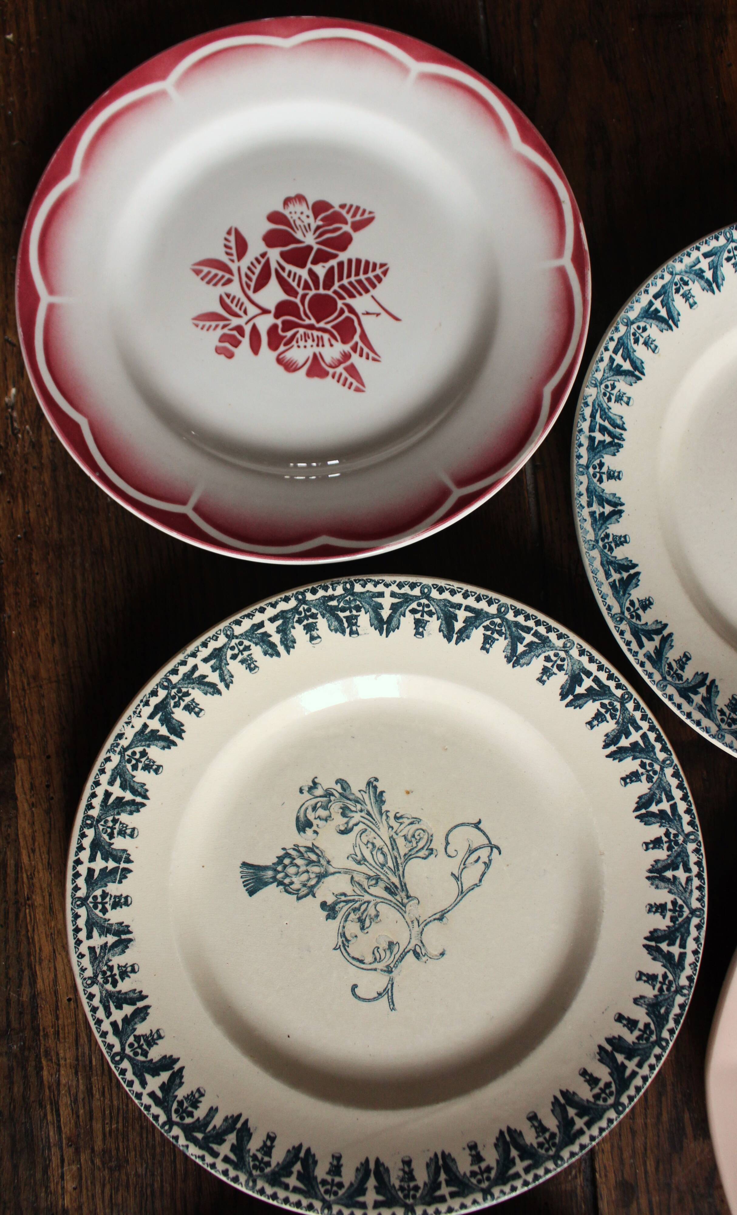 6 mismatched flat plates Terre de Fer Digoin Sarreguemines