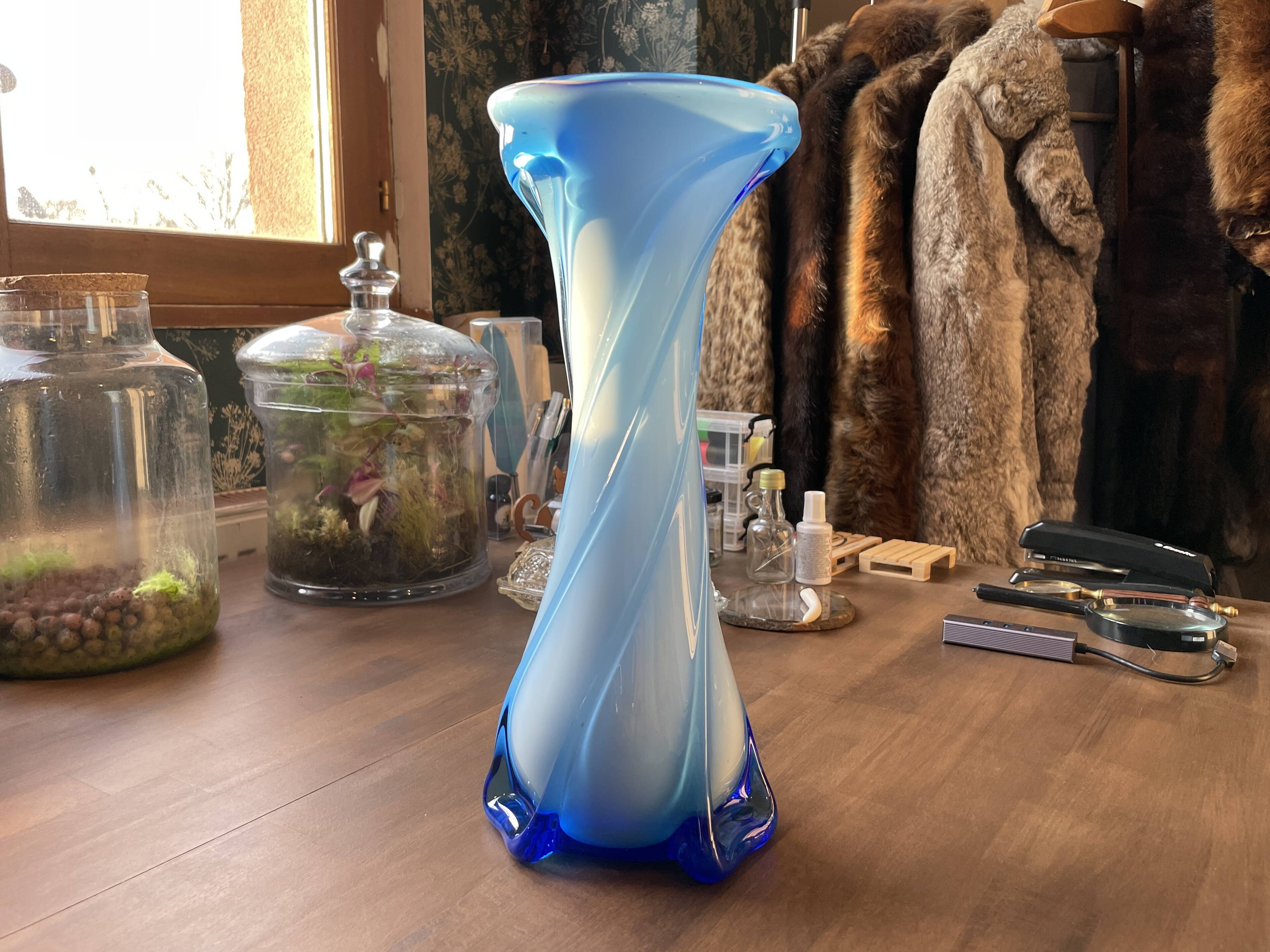 Large twisted blue vase made of Empoli glass, Tuscany, Florence (1950, Italy)