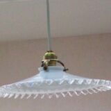 Suspension with serrated opaline lampshade