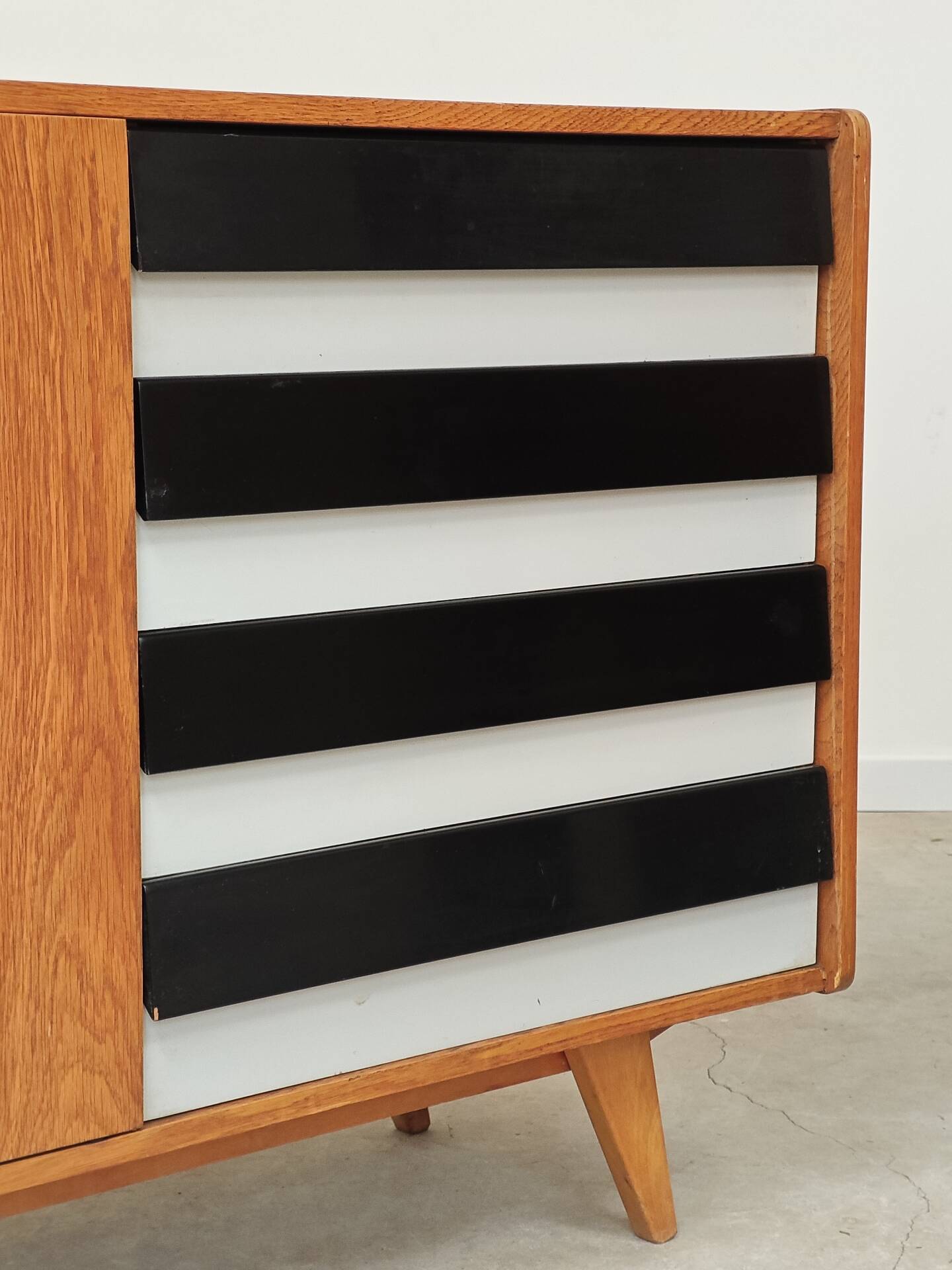 Enfilade U460 in white and black by Jiri Jiroutek for Interier Praha 1960