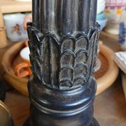 2 bougeoirs en bois sculpté 