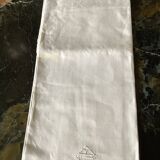 Damask tablecloth with 6 napkins dimensions: height -225cm- width -158cm-