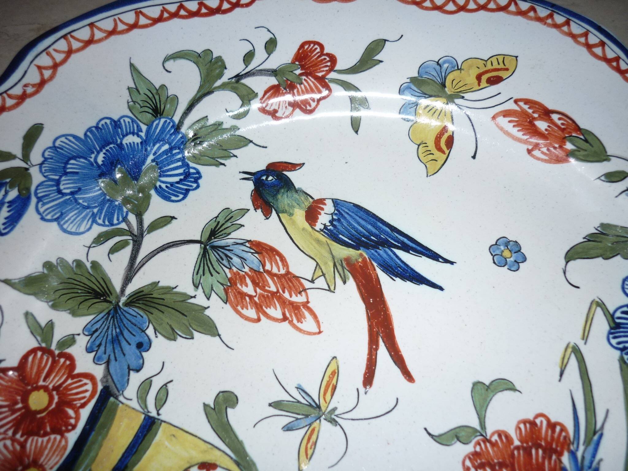 Decorative ceramic bird and cornucopia plate