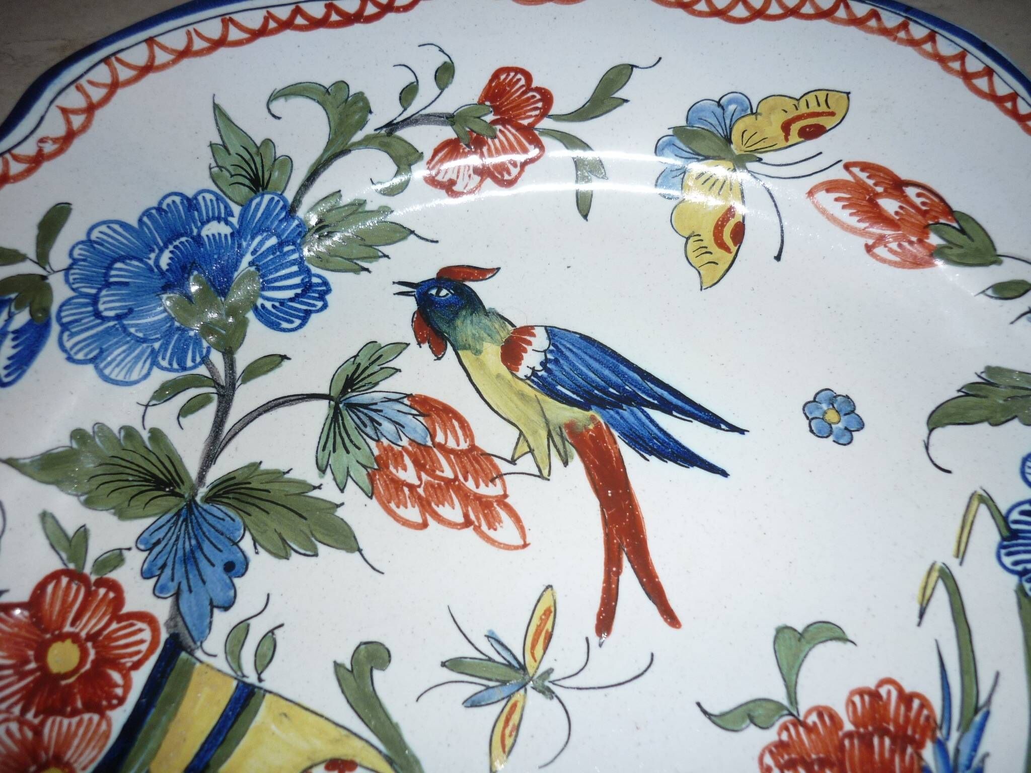 Assiette décorative oiseau et cornes d’abondance en céramique