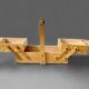 Petite travailleuse en bois vintage