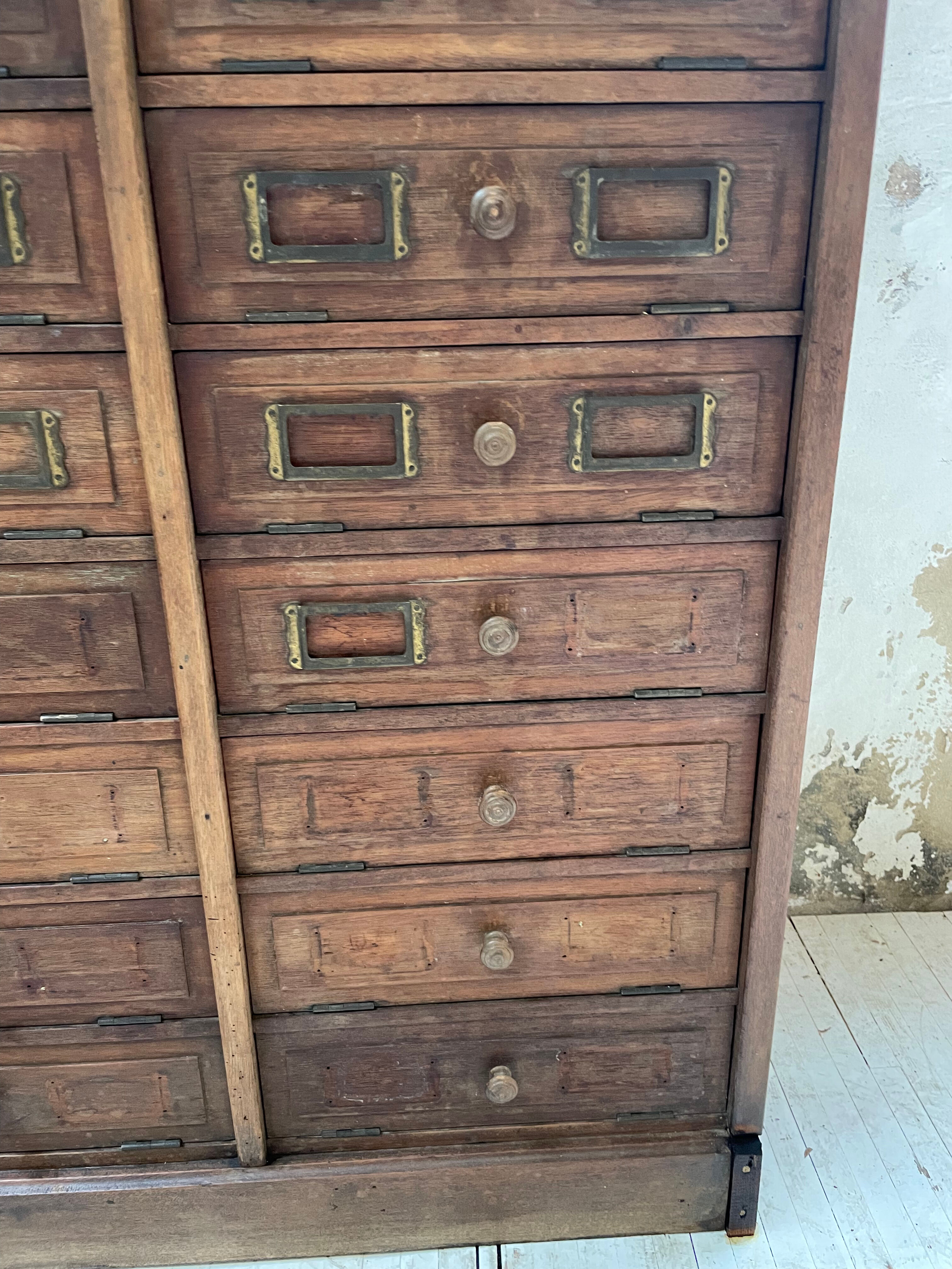 Furniture with 34 oak valves