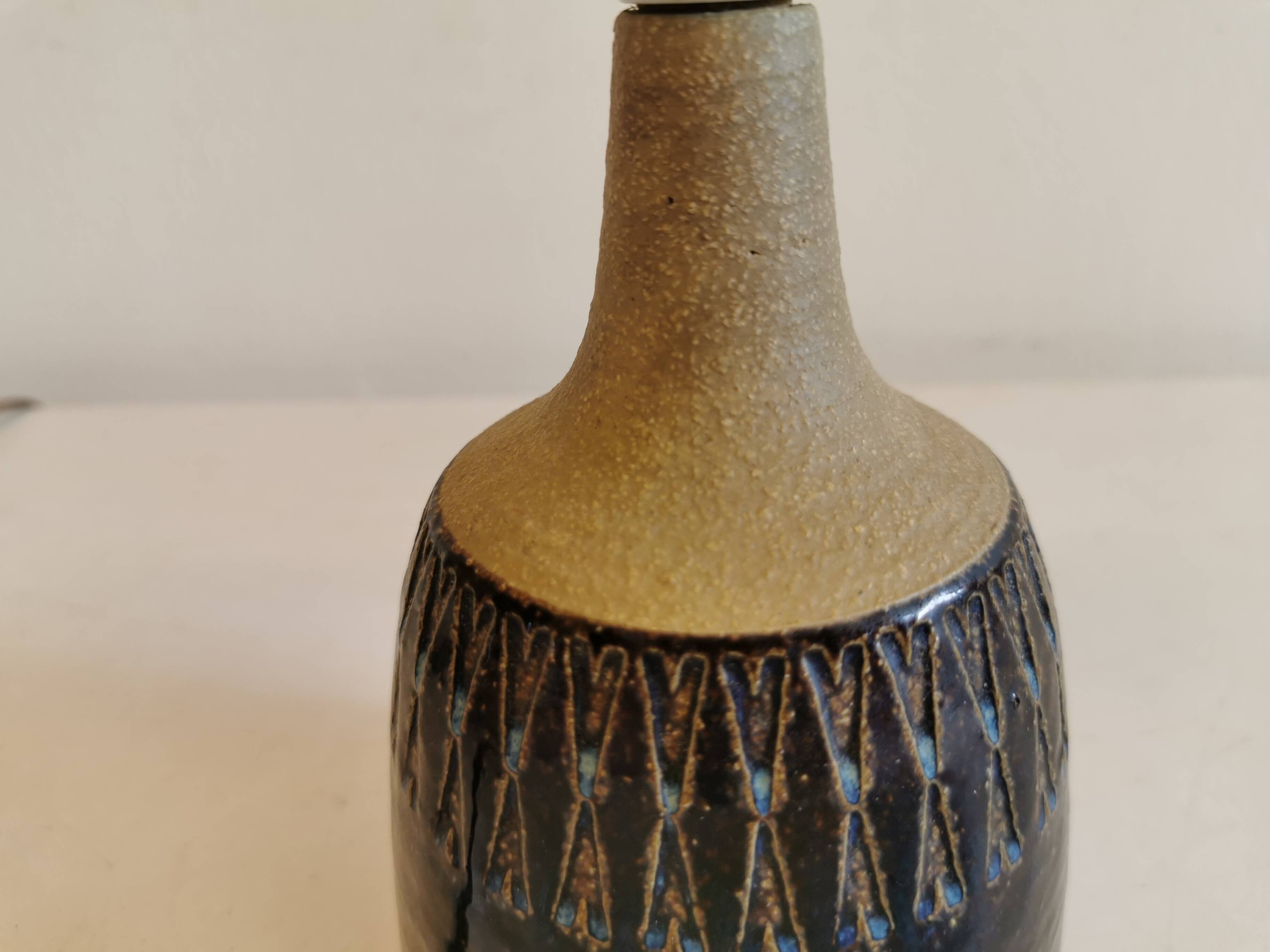 Ceramic table lamp from Danish company Søholm. Designed by Svend Hermansen (SH)