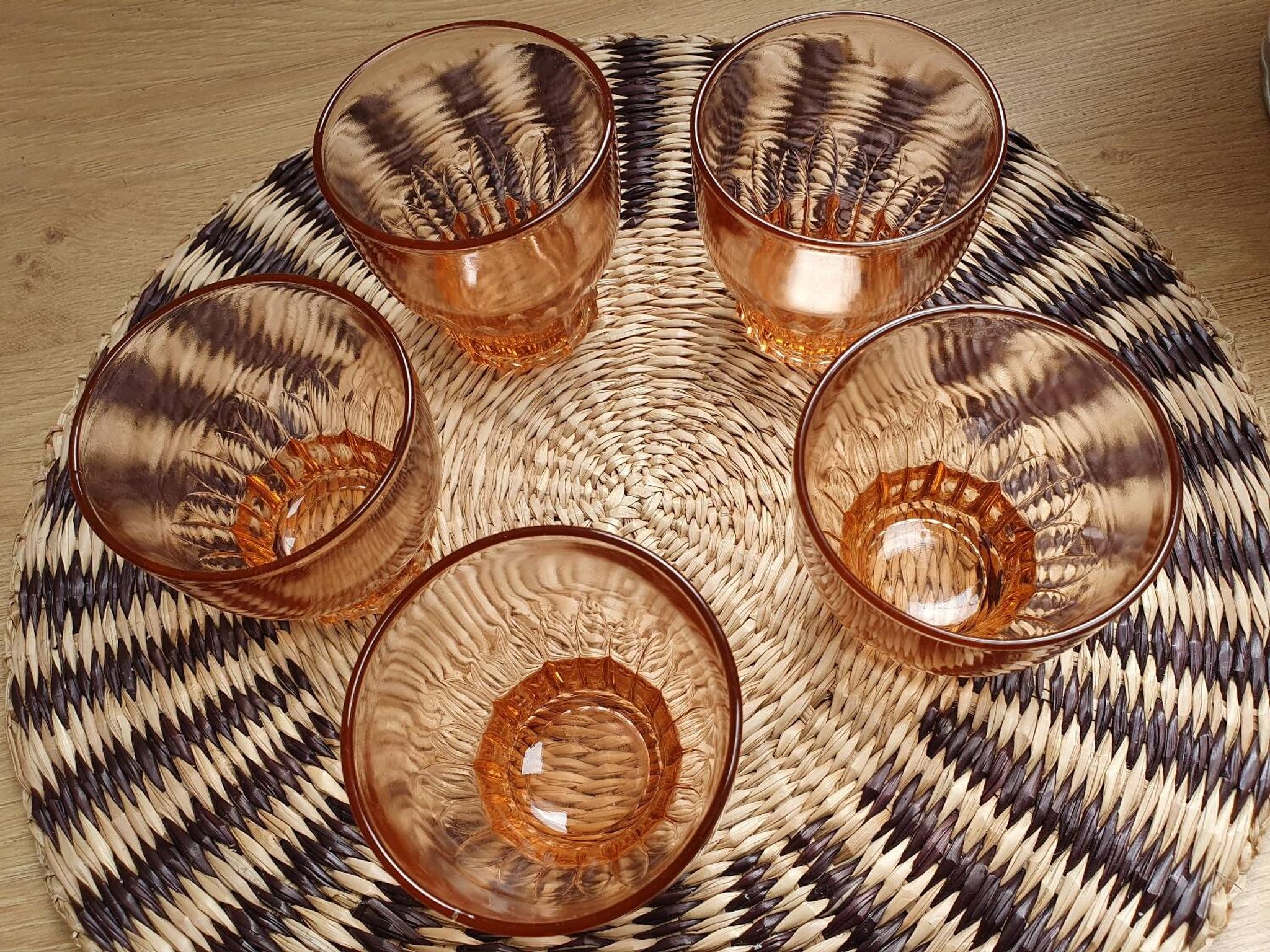 Lot de 5 verres à eau en verre rose vintage