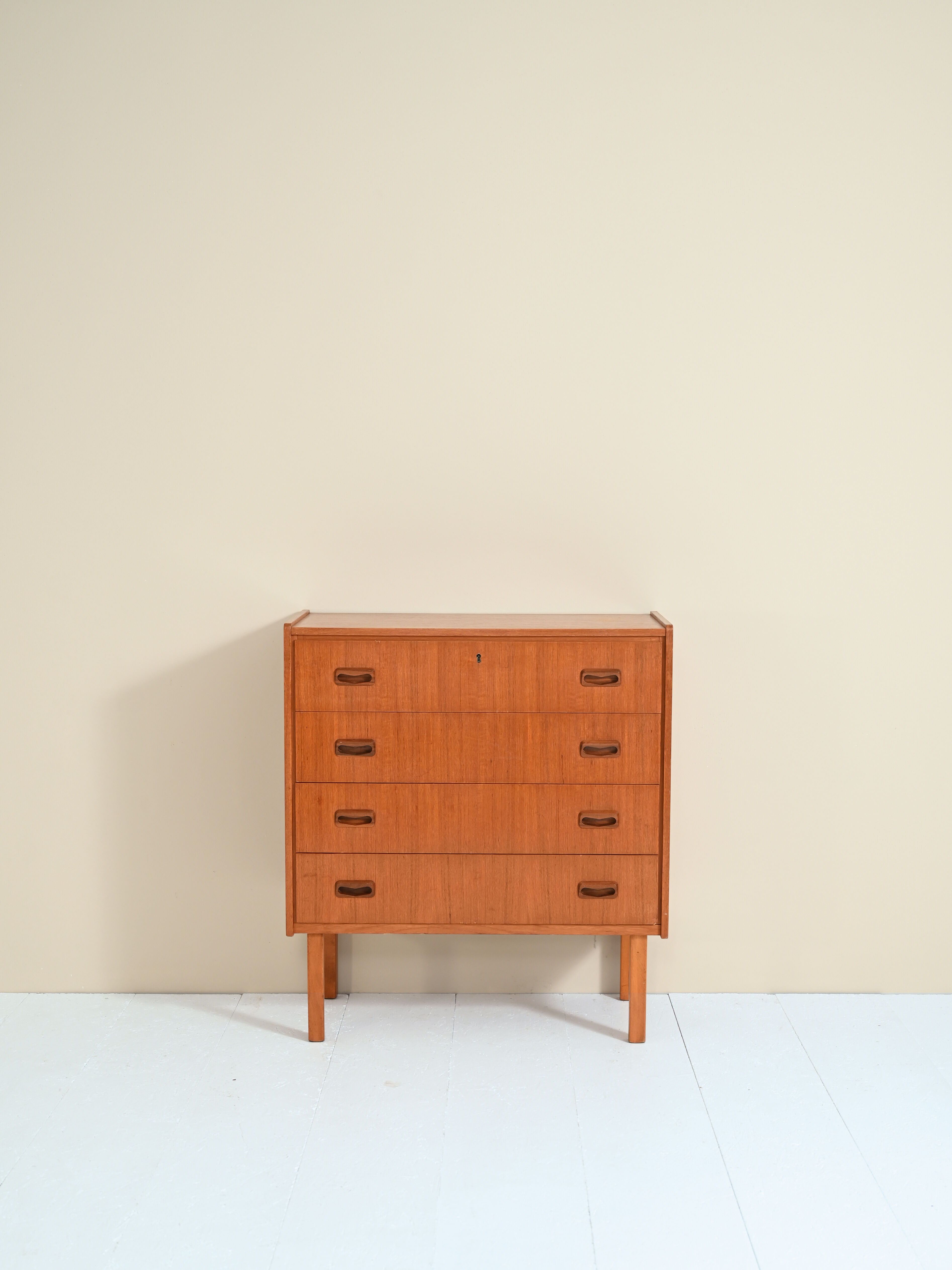 Vintage chest of drawers