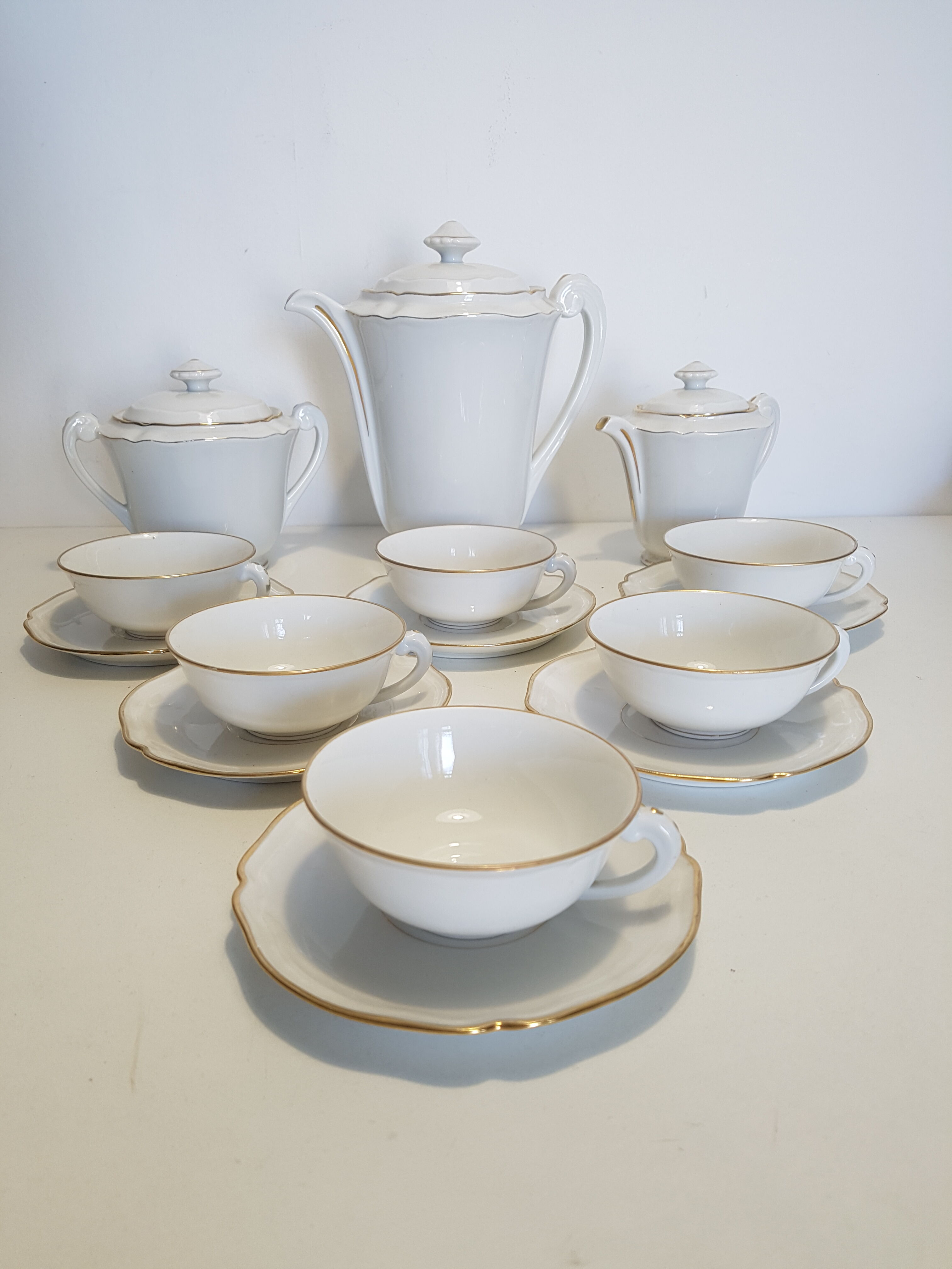 Coffee service in limoges porcelain, white and gold