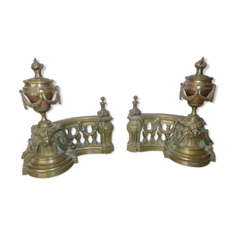 Paire de chenets en bronze de style Louis XVI - époque Napoléon III - XIXe siècle