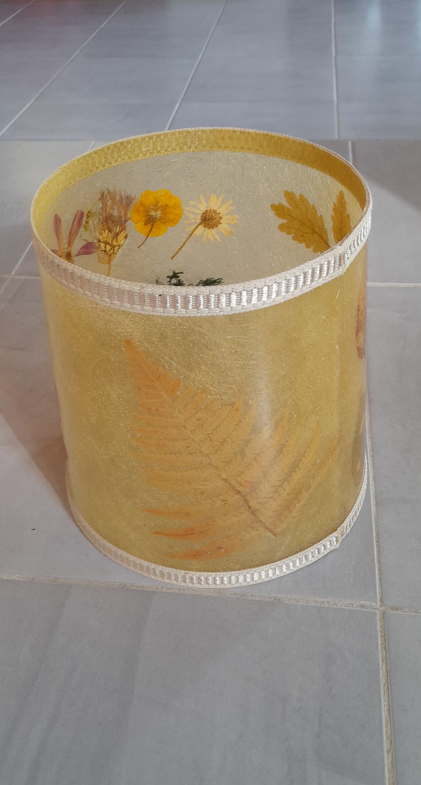 Abat jour en résine inclusions florales 70s