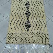 Tapis marocain artisanal décoré 250cmx150cm