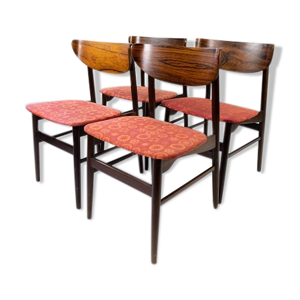 ensemble de quatre chaises de salle à manger en palissandre et rembourré de tissu rouge, de design danois, années 1960