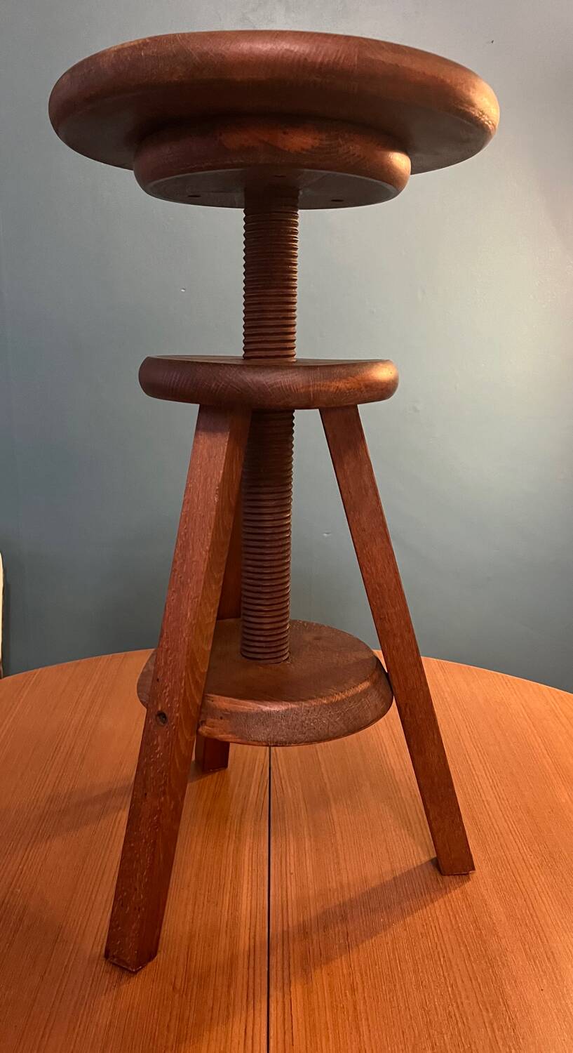 Wooden tripod stool from the 1970s, pivotable and adjustable
