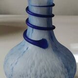 Ball-shaped floral vase, Corolle neck. Arte Murano/Kristall Mery. Blue/white speckled. Dim 23 x 15 cm
